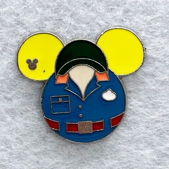 🔮‎ 5/$25 Disney Cast Costume Muppet Vision 3D Pin - Picture 1 of 2